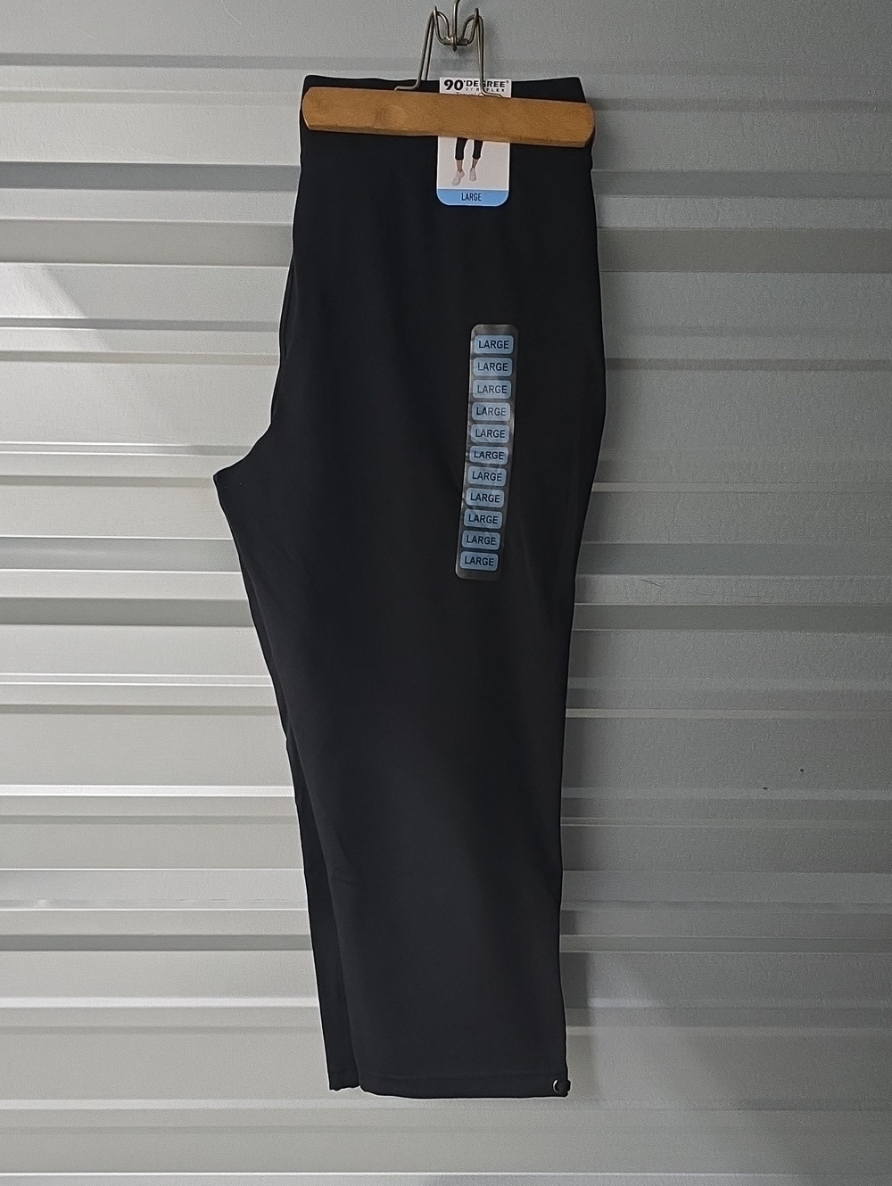Women's Black Travel Capri